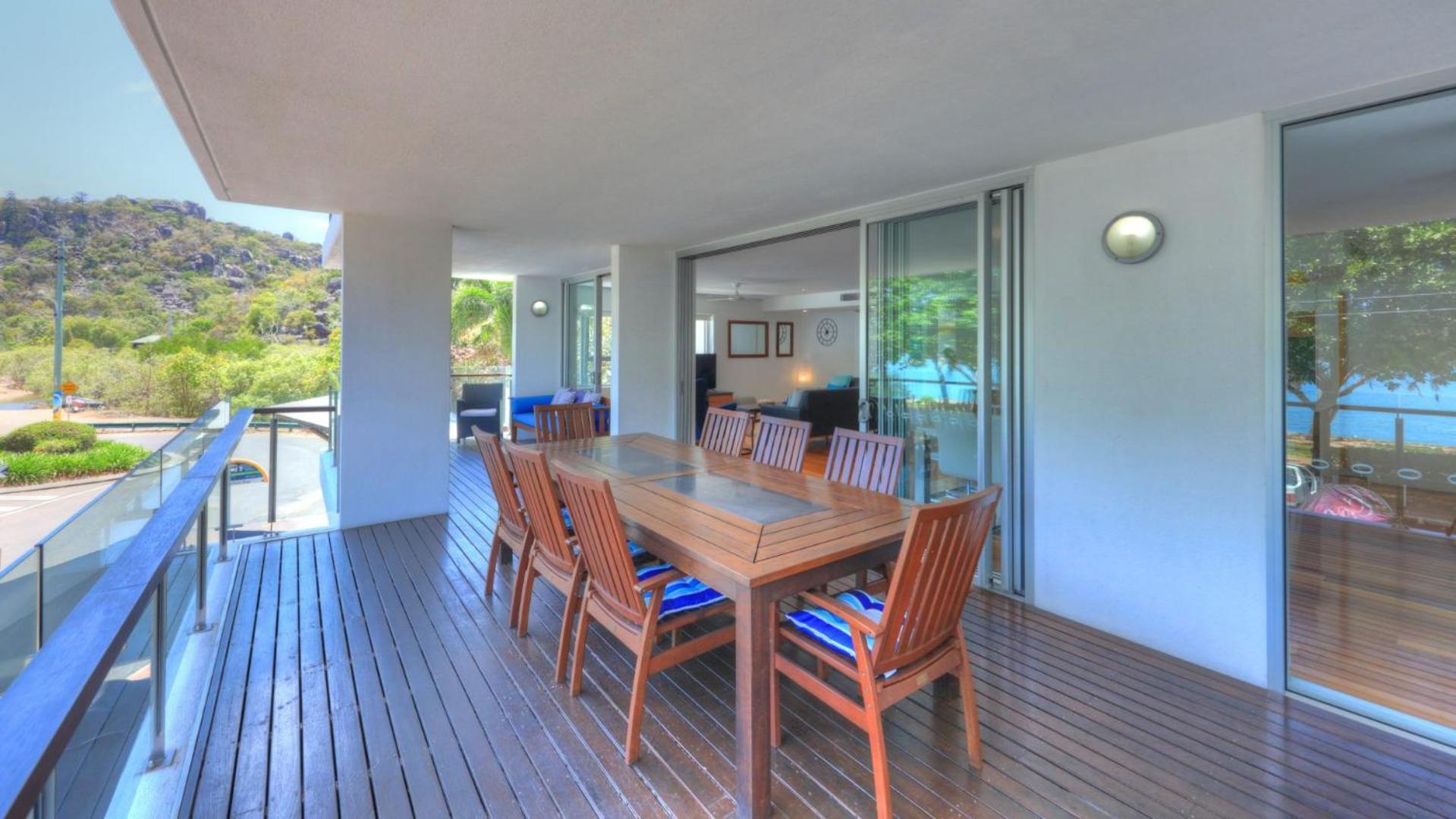 Maggies Beachfront Apartment 10 Horseshoe Bay Exterior photo
